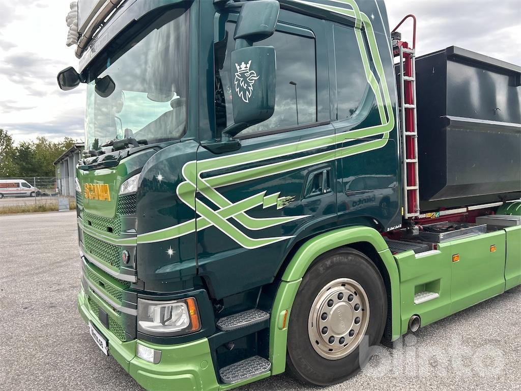 Camion ampliroll SCANIA