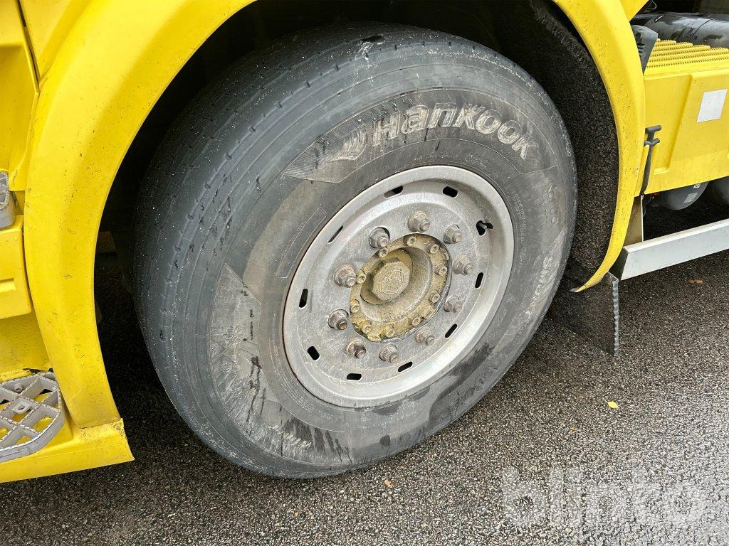 Camion ampliroll SCANIA