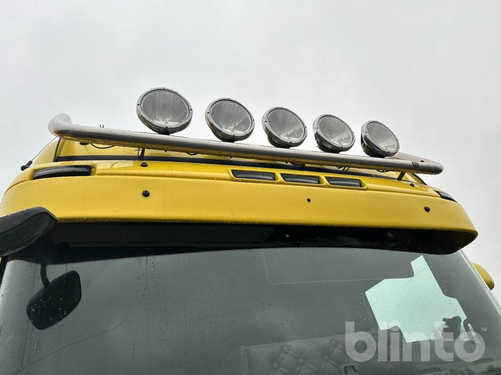 Camion ampliroll SCANIA