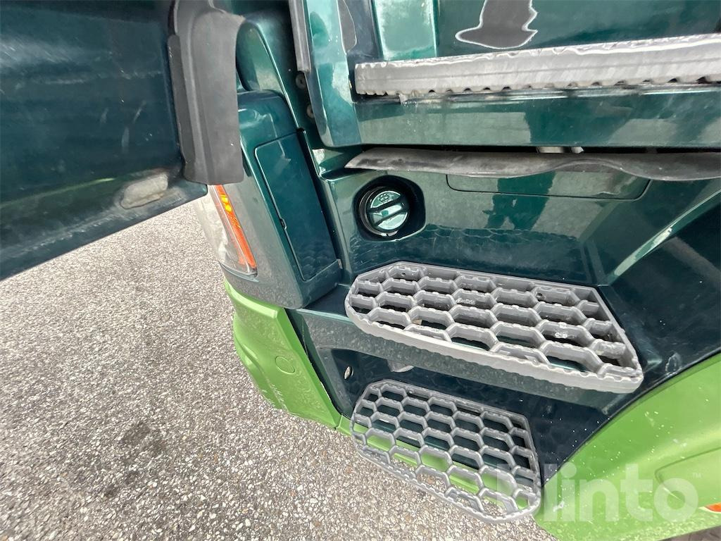 Camion ampliroll SCANIA