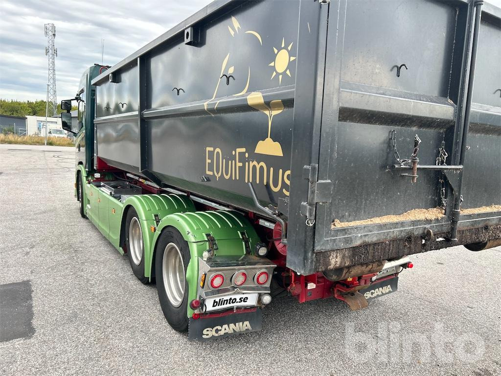 Camion ampliroll SCANIA