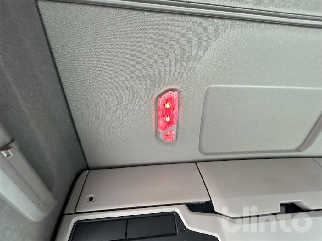 Camion ampliroll SCANIA