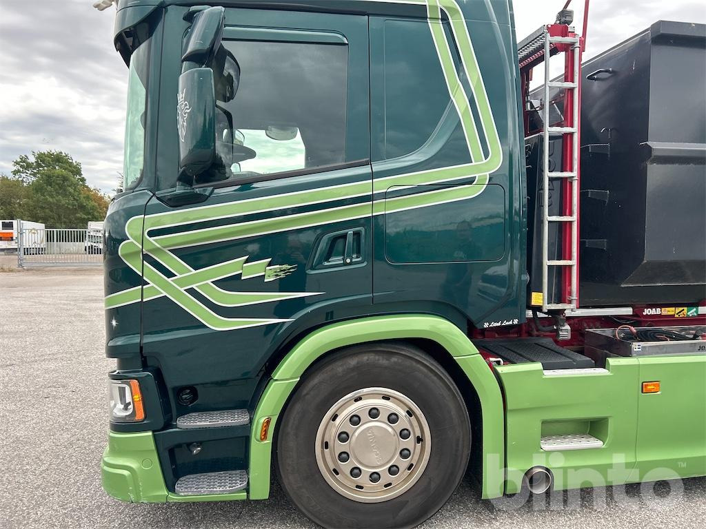 Camion ampliroll SCANIA