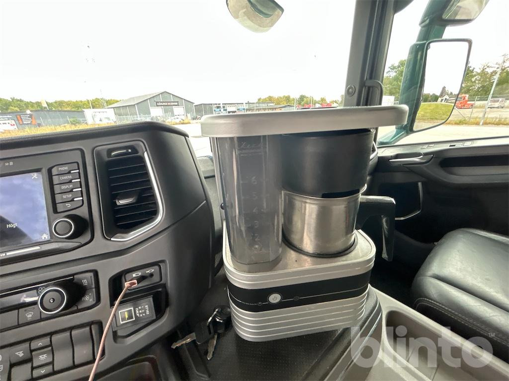 Camion ampliroll SCANIA