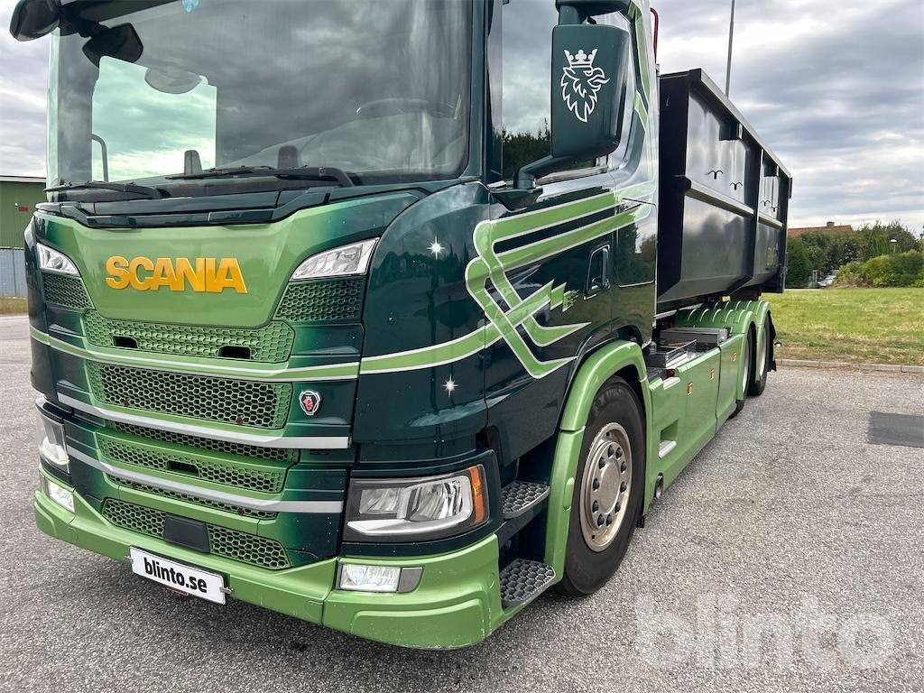 Camion ampliroll SCANIA
