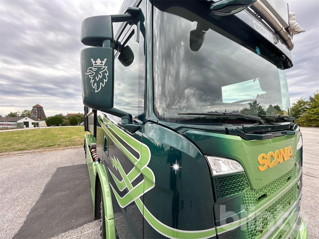 Camion ampliroll SCANIA