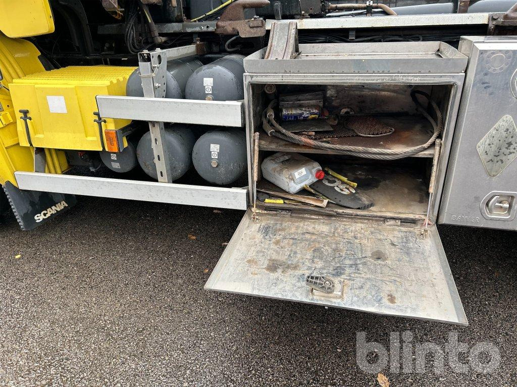 Camion ampliroll SCANIA