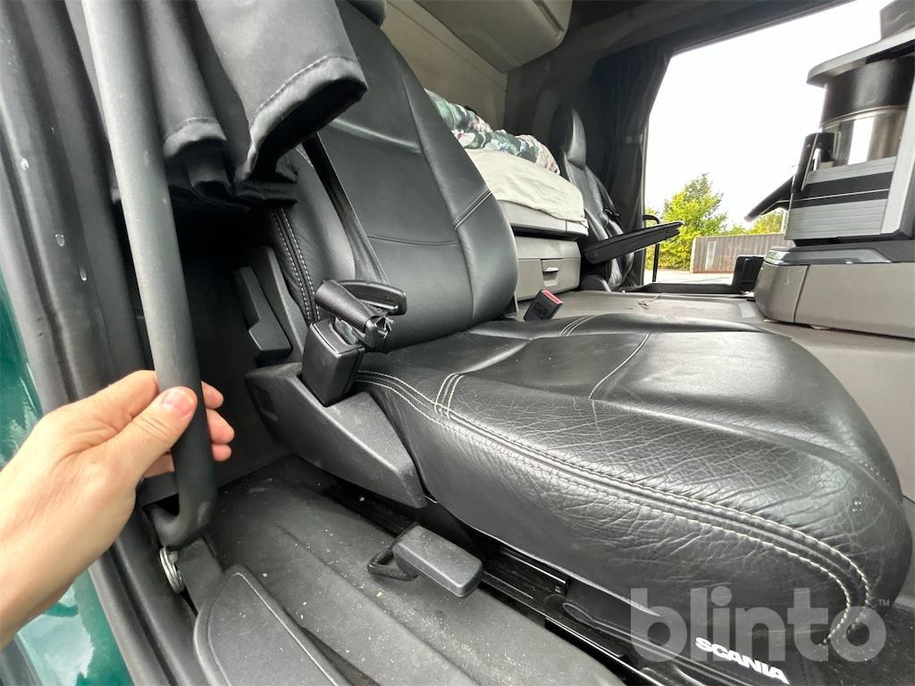 Camion ampliroll SCANIA