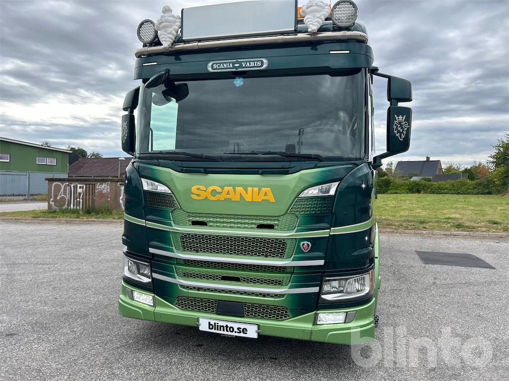 Camion ampliroll SCANIA