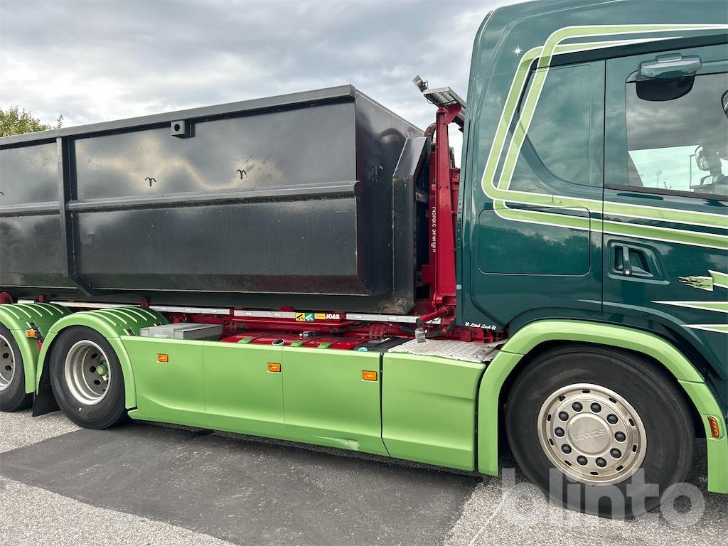 Camion ampliroll SCANIA
