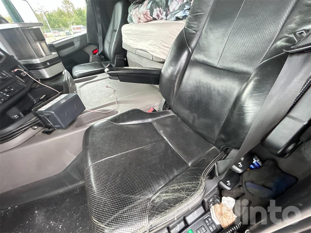 Camion ampliroll SCANIA