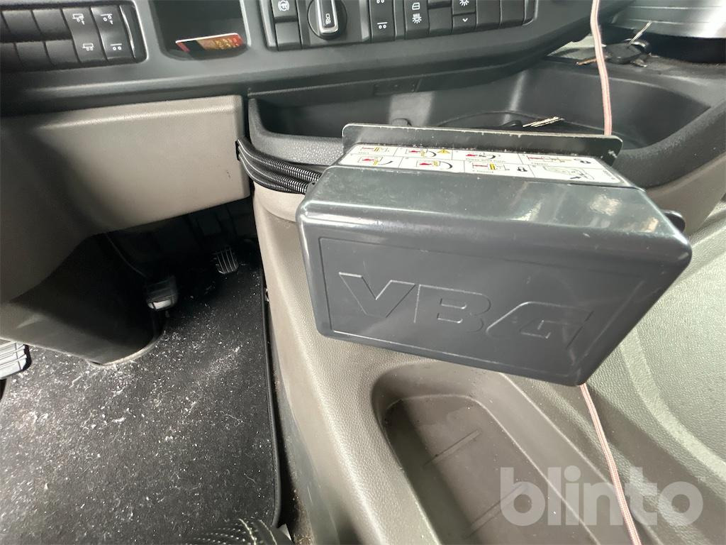 Camion ampliroll SCANIA