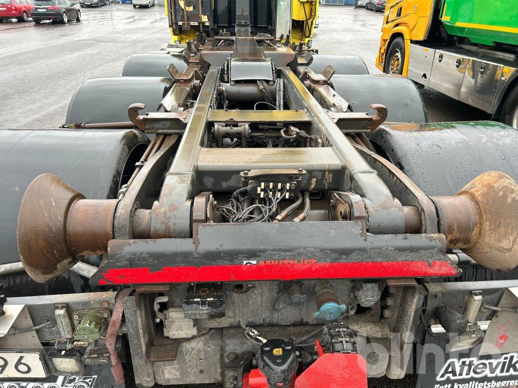 Camion ampliroll SCANIA