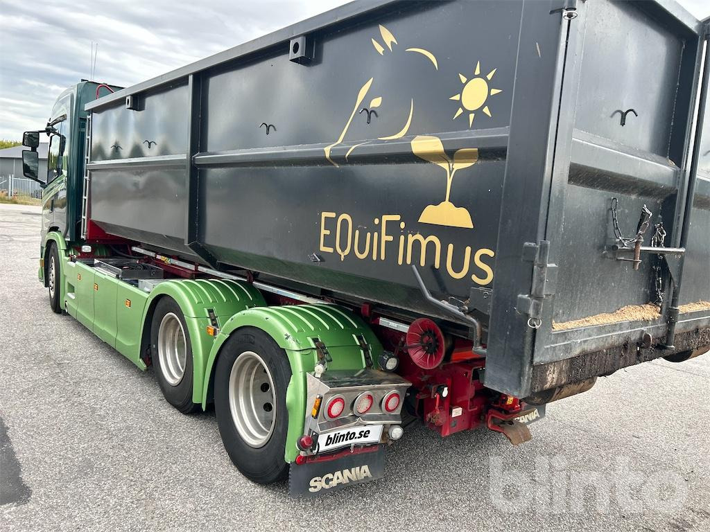 Camion ampliroll SCANIA