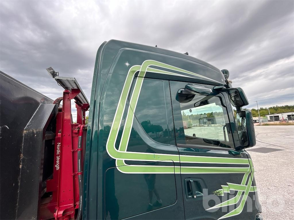 Camion ampliroll SCANIA