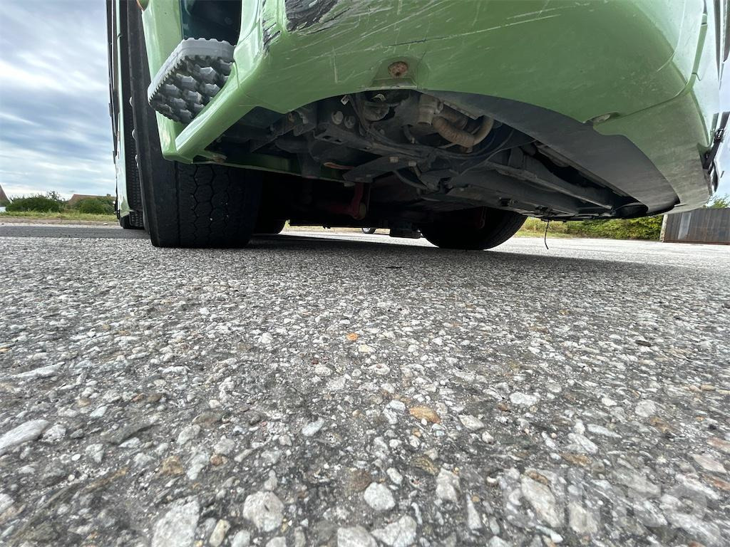 Camion ampliroll SCANIA