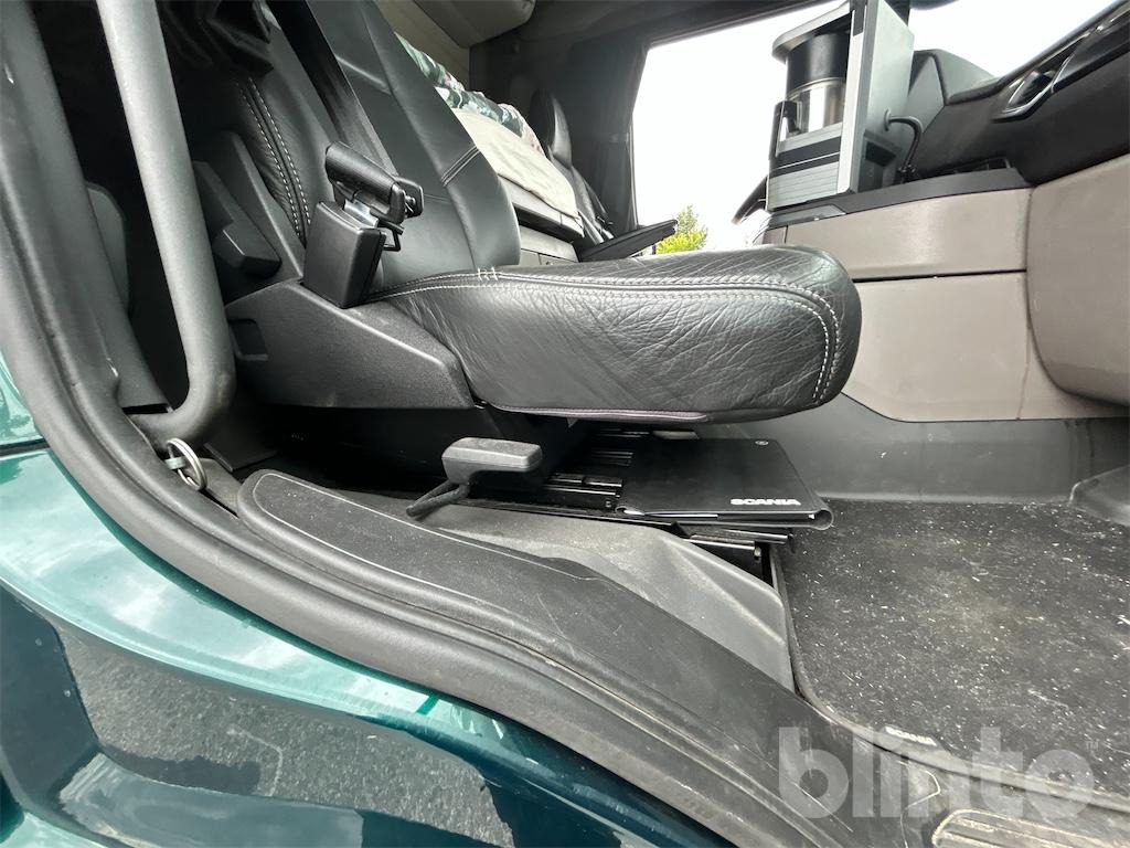 Camion ampliroll SCANIA