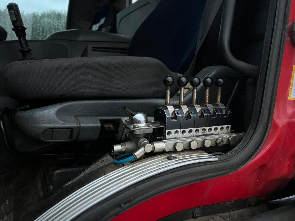 Camion ampliroll SCANIA CV P114 SCARRABILE 6X2