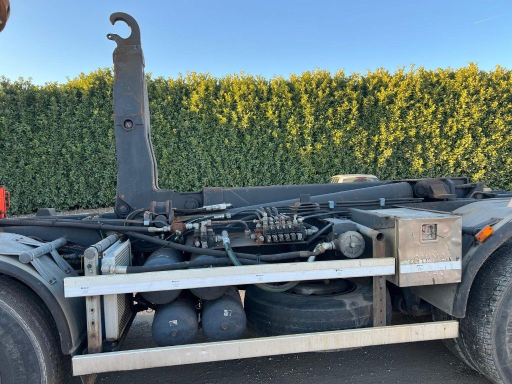 Camion ampliroll SCANIA CV R124 SCARRABILE CON GRU E POLIPO