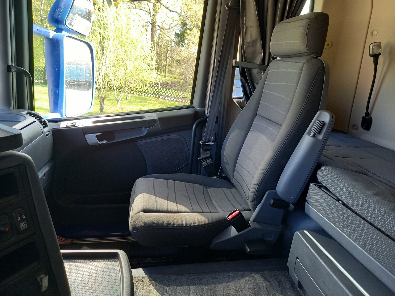 Camion ampliroll SCANIA G440, 8x4, GROSS WEIGHT 36000 KG.