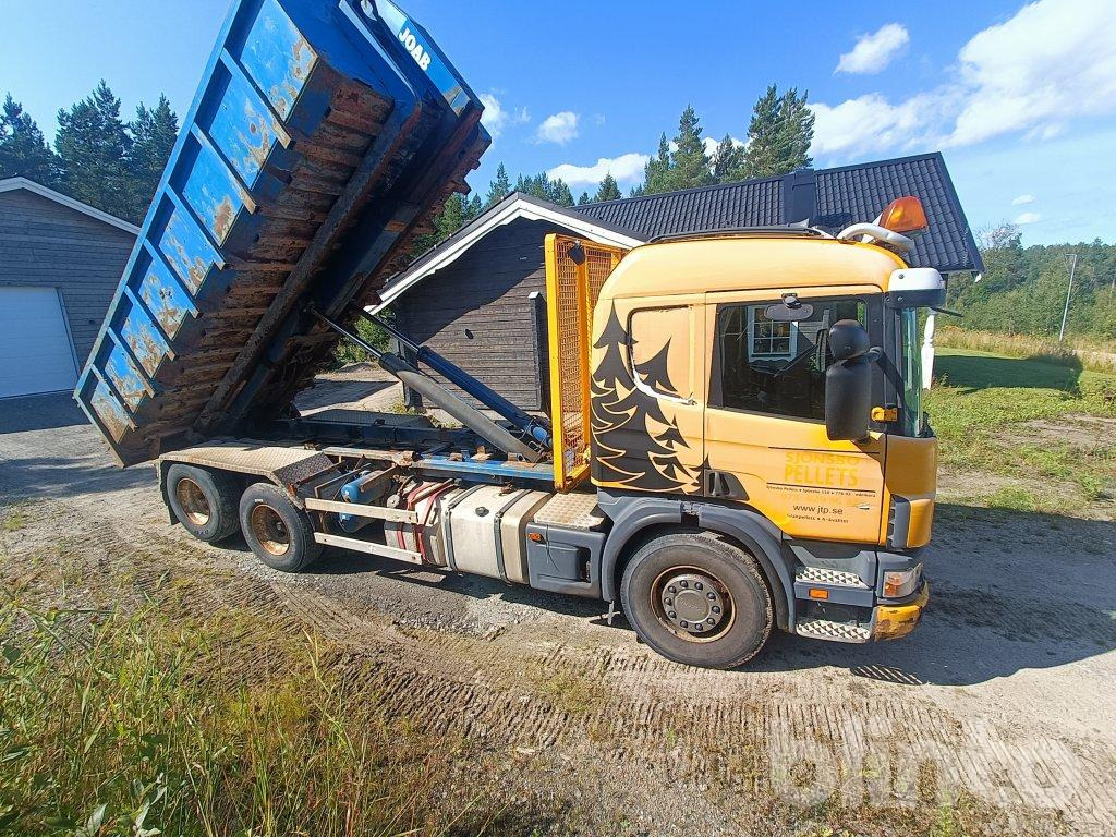 Camion ampliroll SCANIA P124GB6X2NA