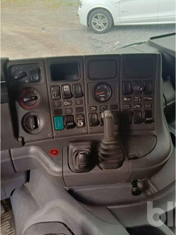 Camion ampliroll SCANIA P124GB6X2NA