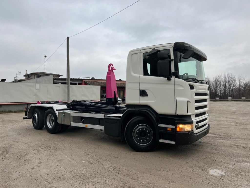 Camion ampliroll SCANIA R380 SCARRABILE