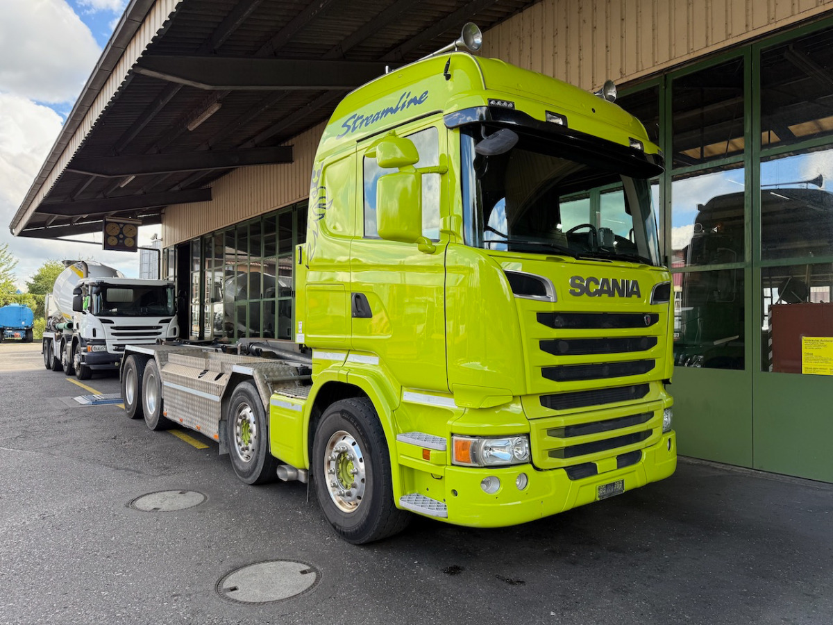Camion ampliroll SCANIA R490 8x4