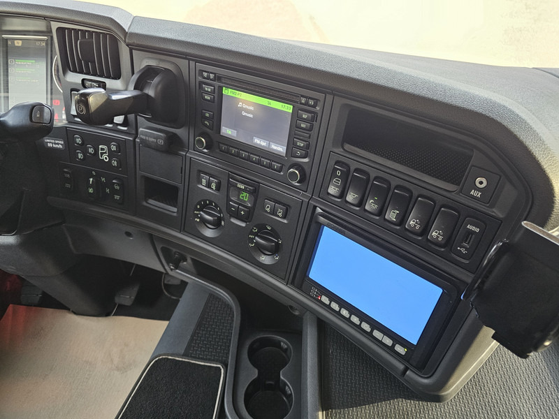 Camion ampliroll Scania G490 8x4*4 / PALFINGER CRANE + HOOKLIFT