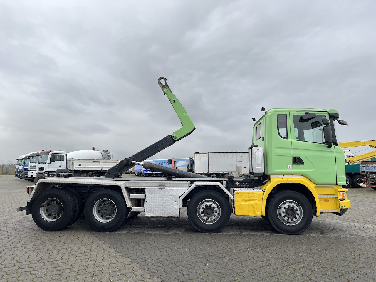 Camion ampliroll Scania G 450 8x4  Trösch Abrollkipper