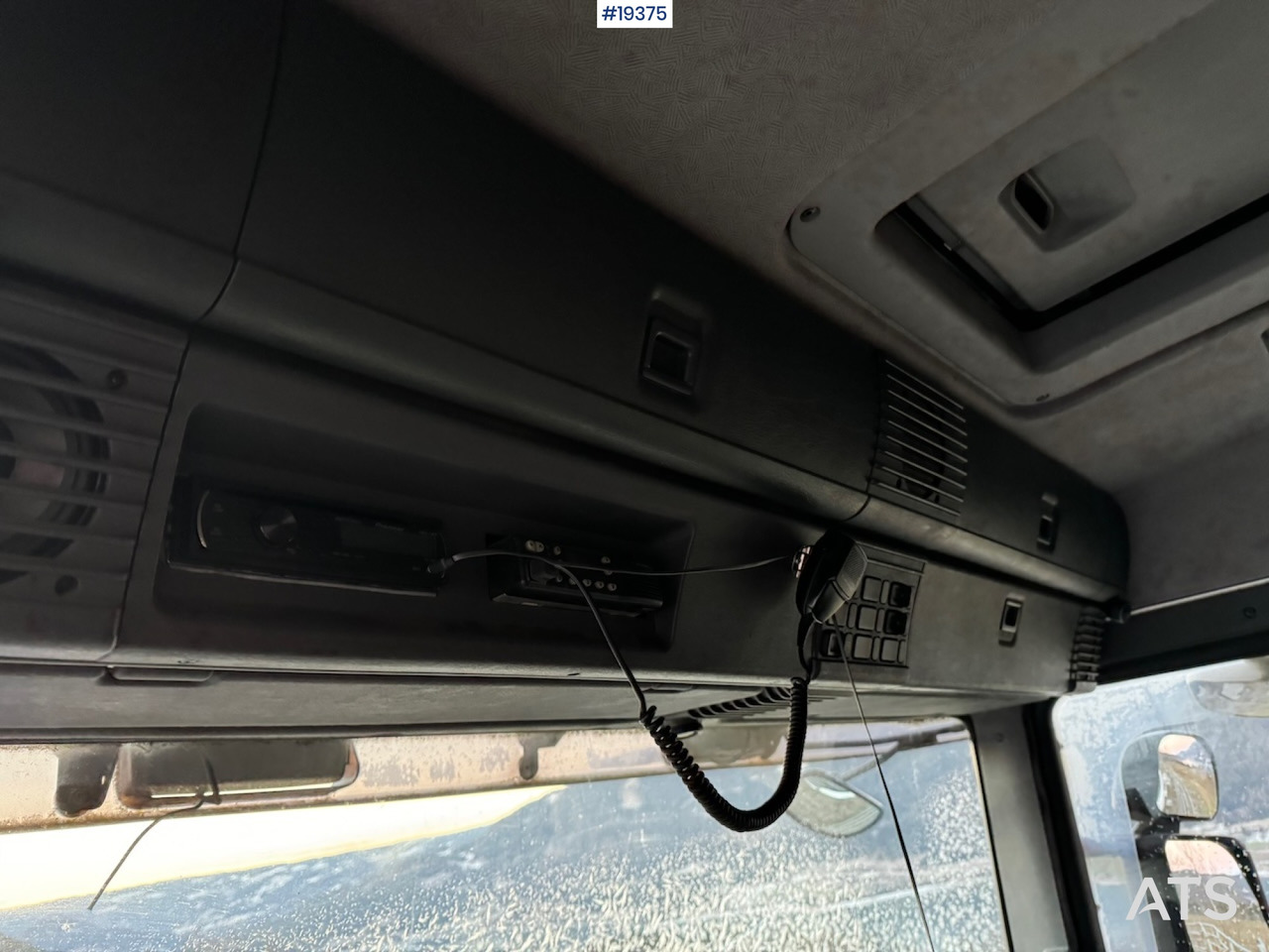 Camion ampliroll Scania P124