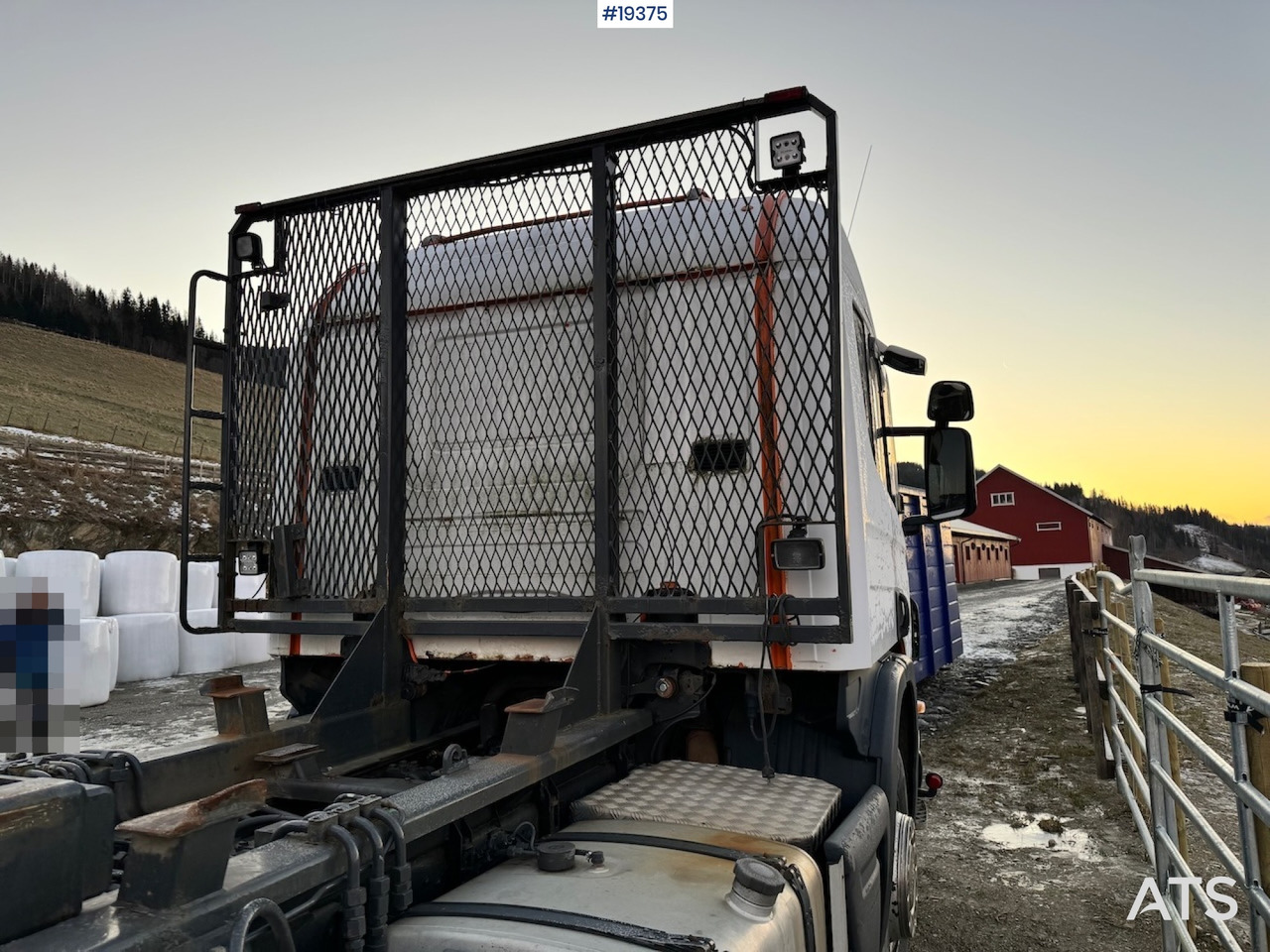 Camion ampliroll Scania P124