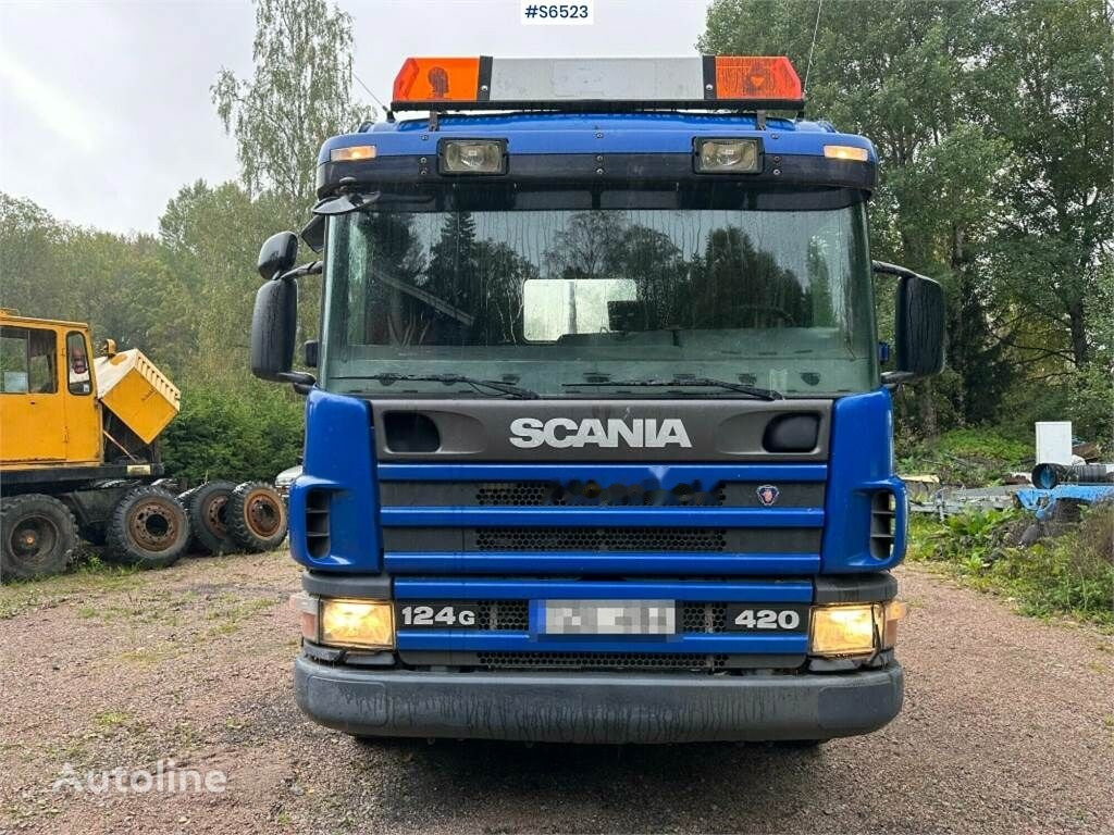 Camion ampliroll Scania P124 420 Hook Truck