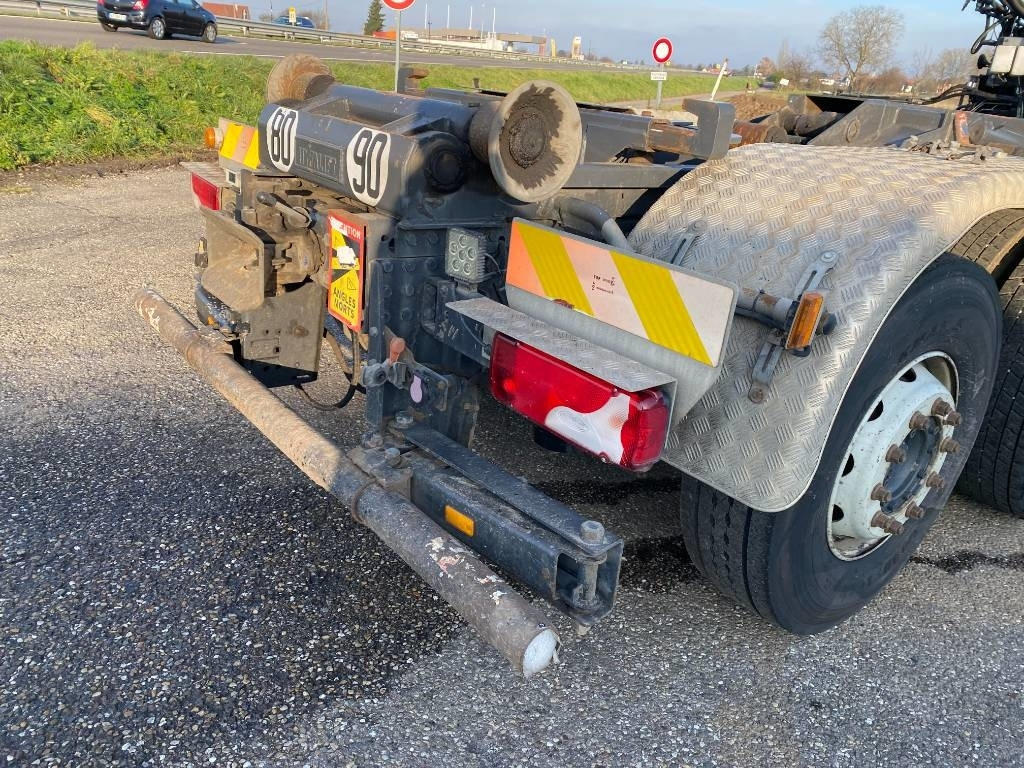 Camion ampliroll Scania P360/HYVALIFT/HIAB 144B a réparer