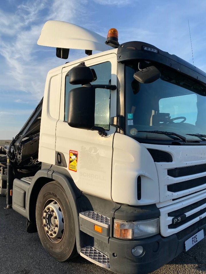 Camion ampliroll Scania P360/HYVALIFT/HIAB 144B a réparer