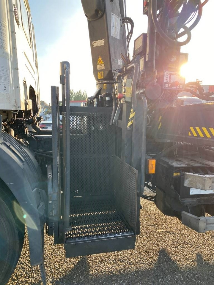 Camion ampliroll Scania P360/HYVALIFT/HIAB 144B a réparer