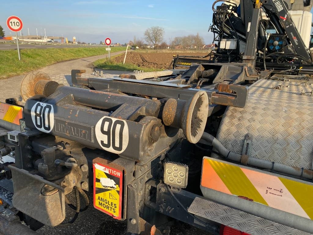 Camion ampliroll Scania P360/HYVALIFT/HIAB 144B a réparer