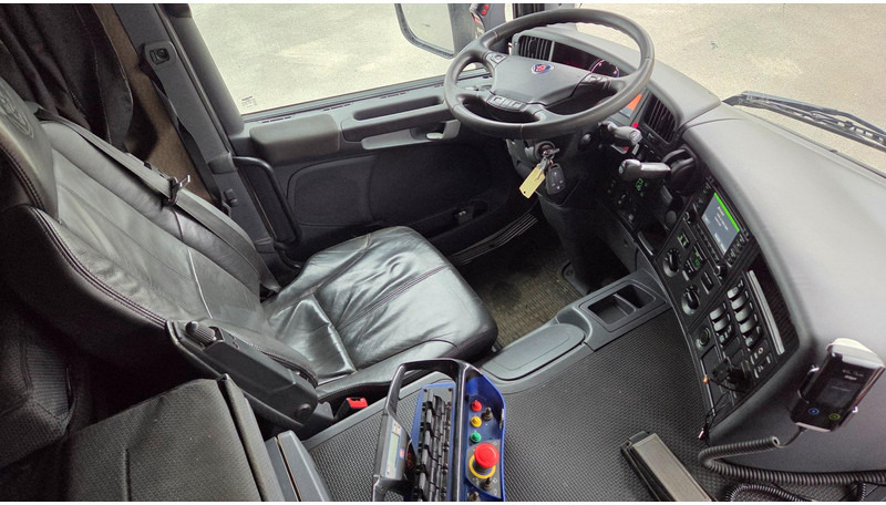 Camion ampliroll Scania P370 6X2*4 HMF 1730