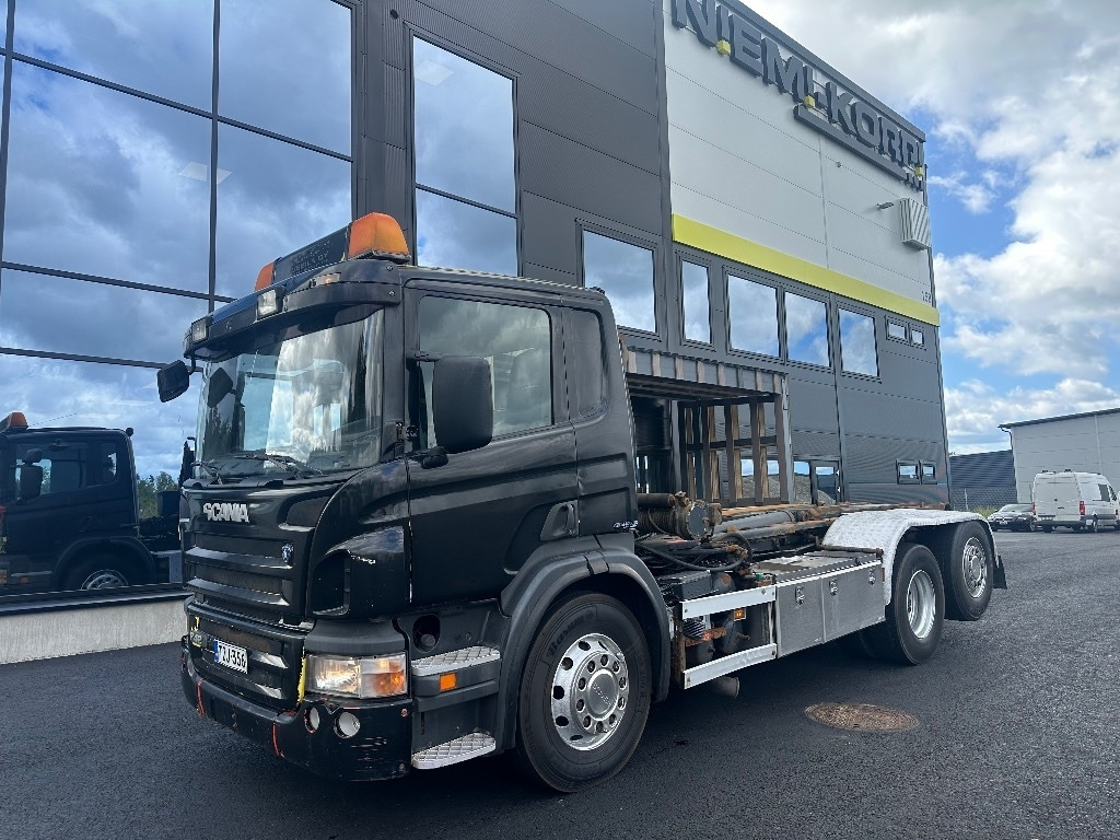 Camion ampliroll Scania P420 6x2*4