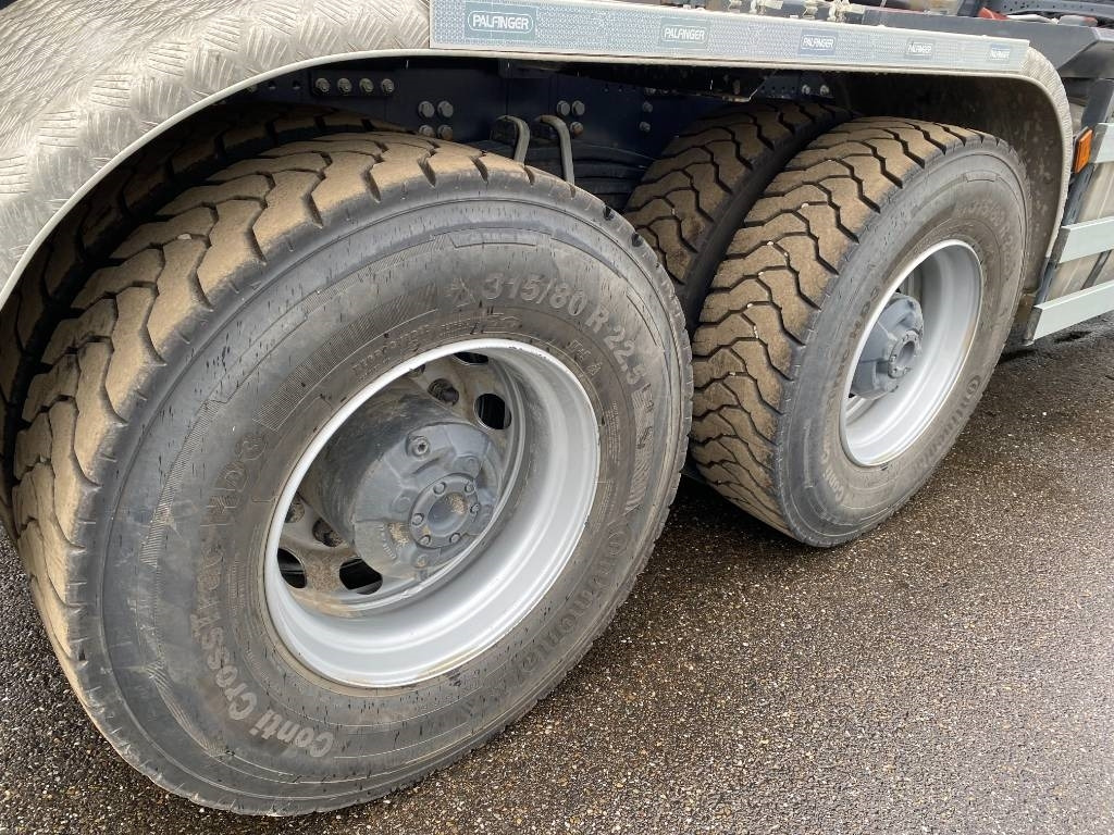 Camion ampliroll Scania P420 XT-3Pedales / PALFINGER PTH20SLD5 endommagé