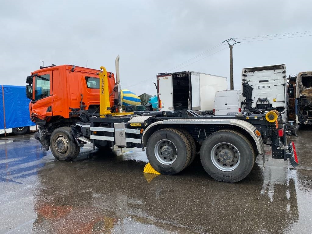 Camion ampliroll Scania P420 XT-3Pedales / PALFINGER PTH20SLD5 endommagé