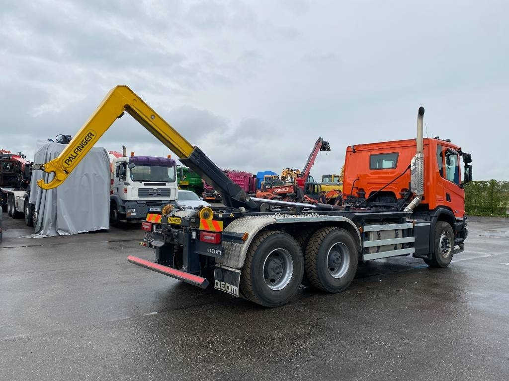 Camion ampliroll Scania P420 XT-3Pedales / PALFINGER PTH20SLD5 endommagé