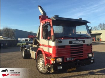 Camion ampliroll Scania PM 82 4x2 manual haakarmsysteem