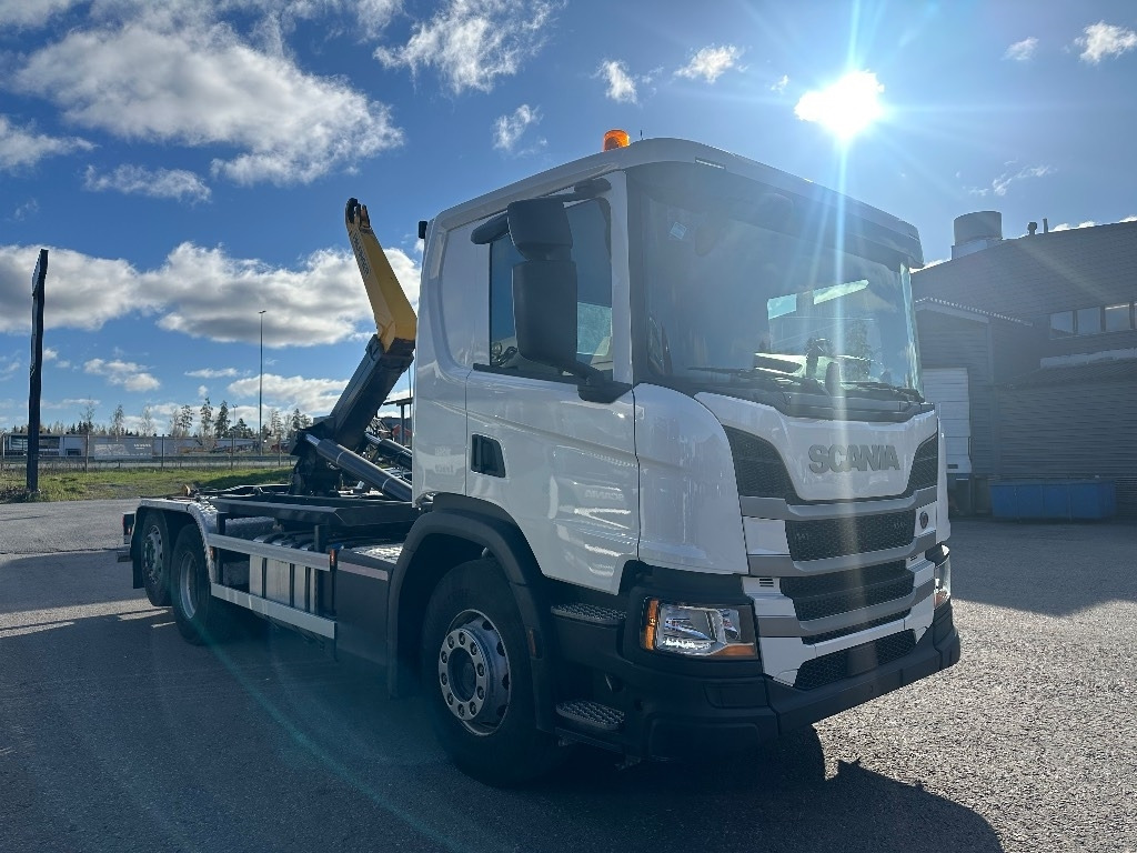 Camion ampliroll Scania P 360