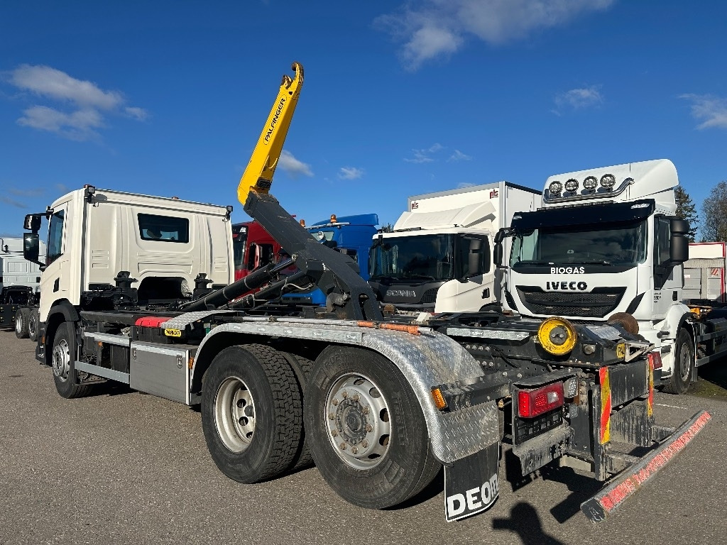 Camion ampliroll Scania P 360