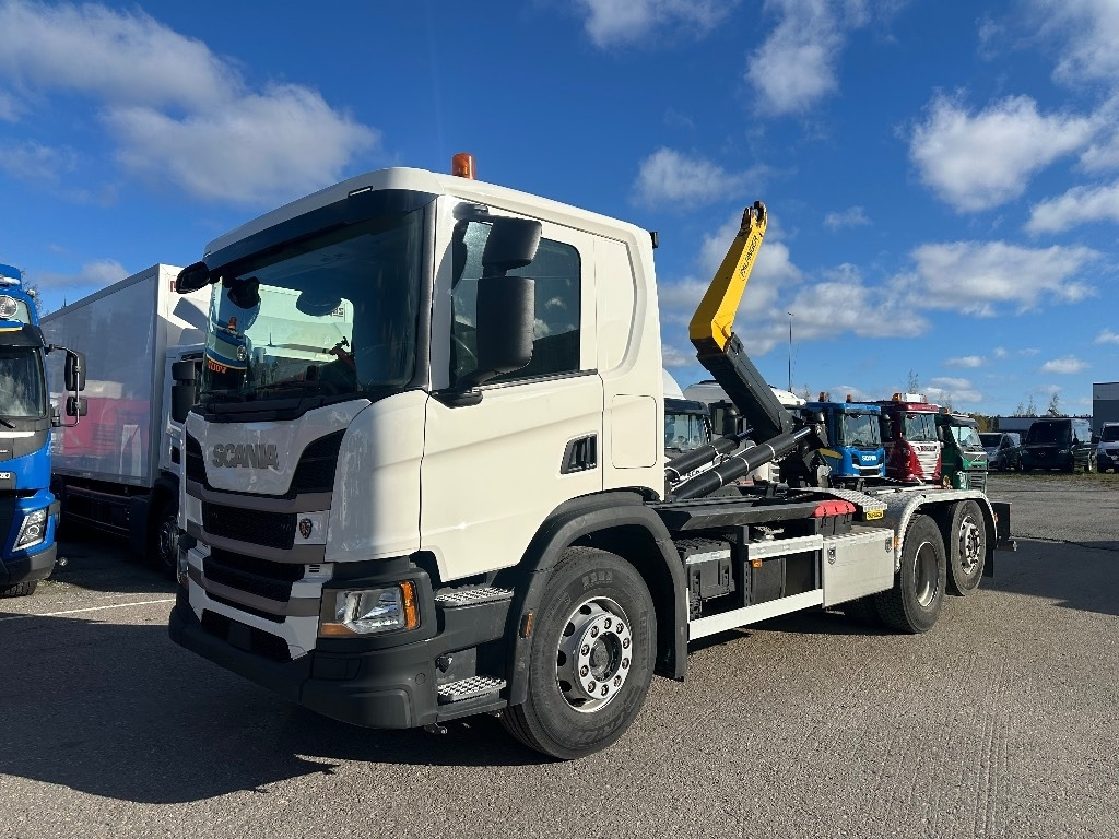 Camion ampliroll Scania P 360