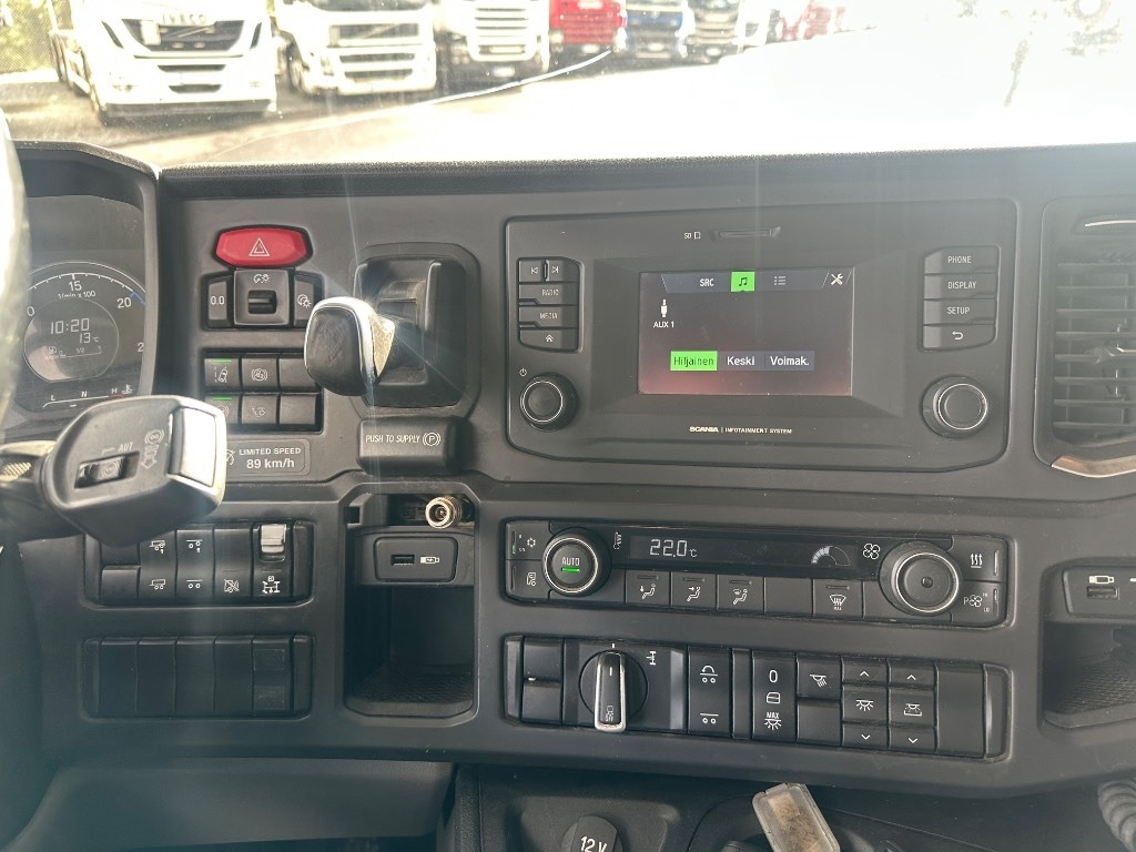 Camion ampliroll Scania P 370 6x2*4