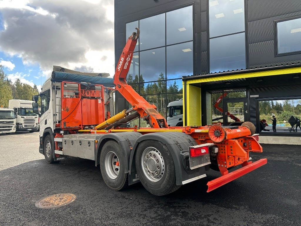 Camion ampliroll Scania P 370 6x2*4