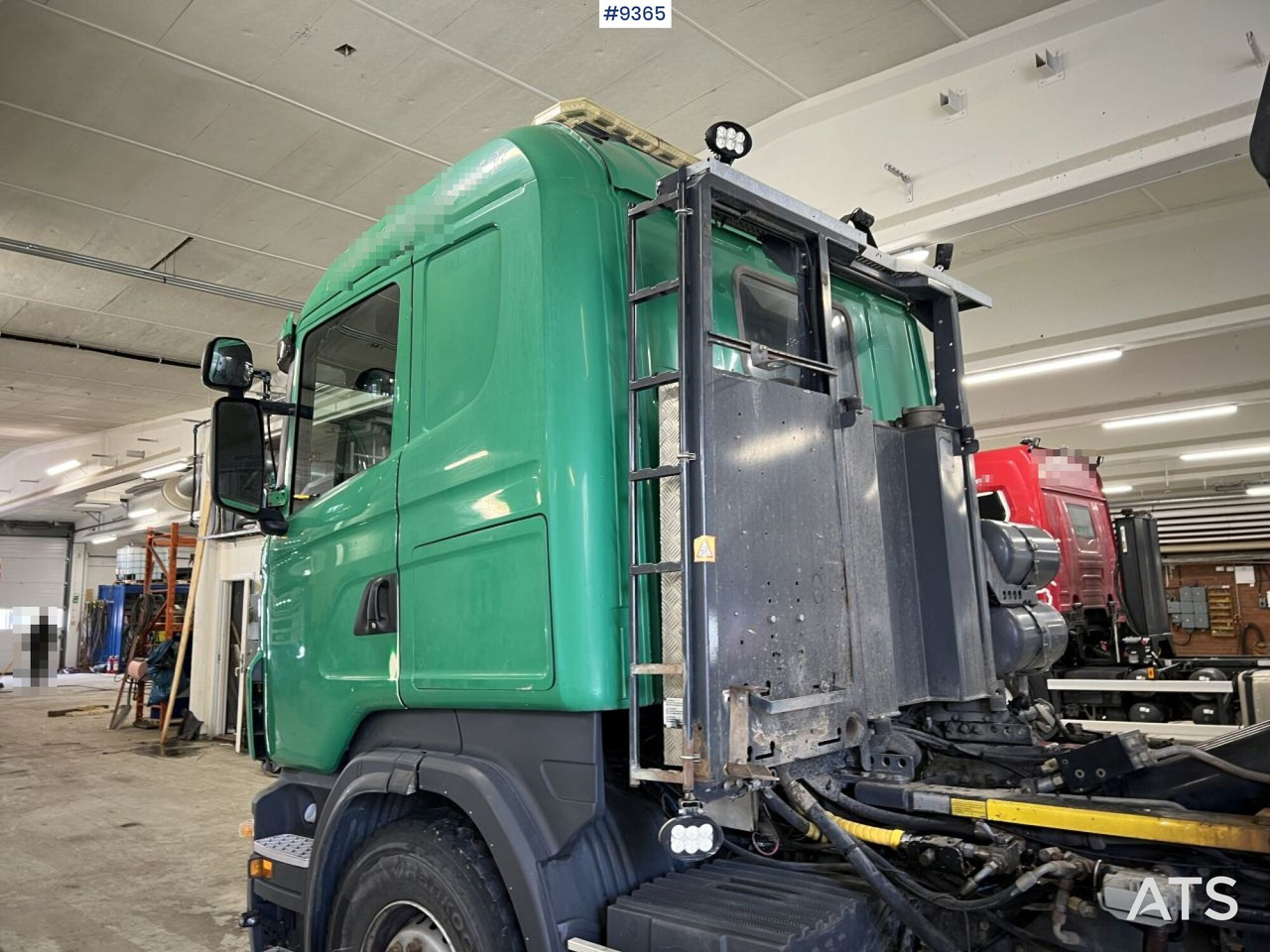 Camion ampliroll Scania R440 Hooklift with plow equipment