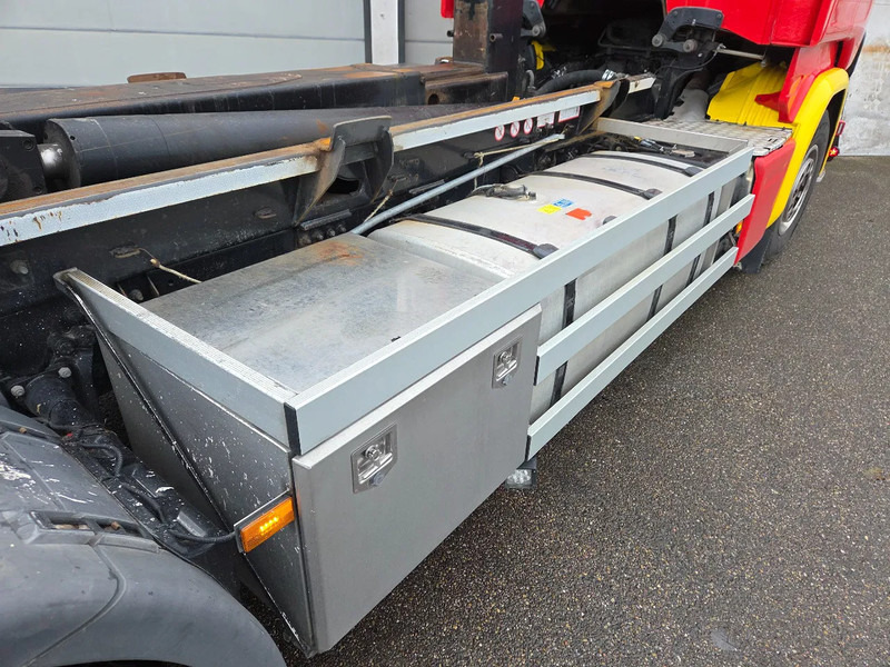 Camion ampliroll Scania R450 6x2*4 VDL hooklift